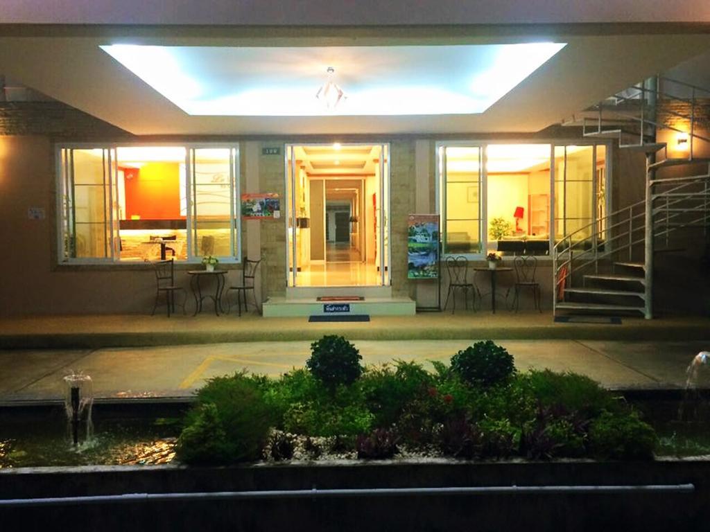 Chumphon Travelodge Extérieur photo