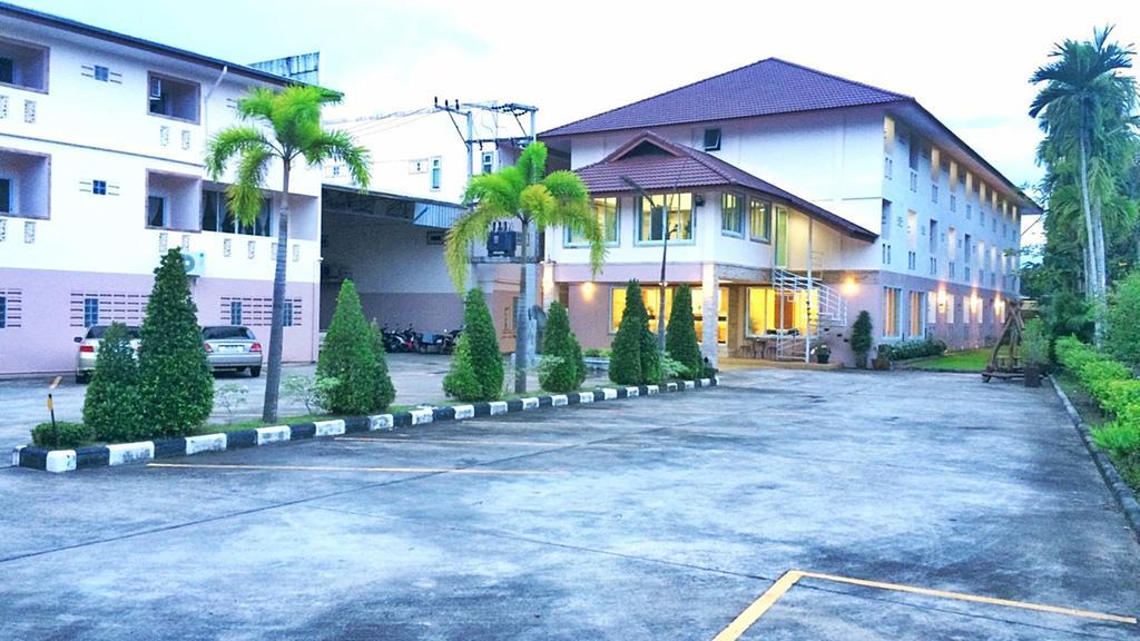Chumphon Travelodge Extérieur photo