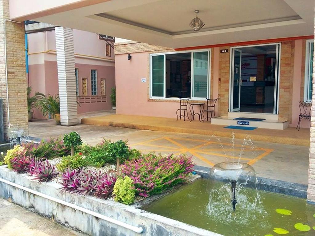 Chumphon Travelodge Extérieur photo