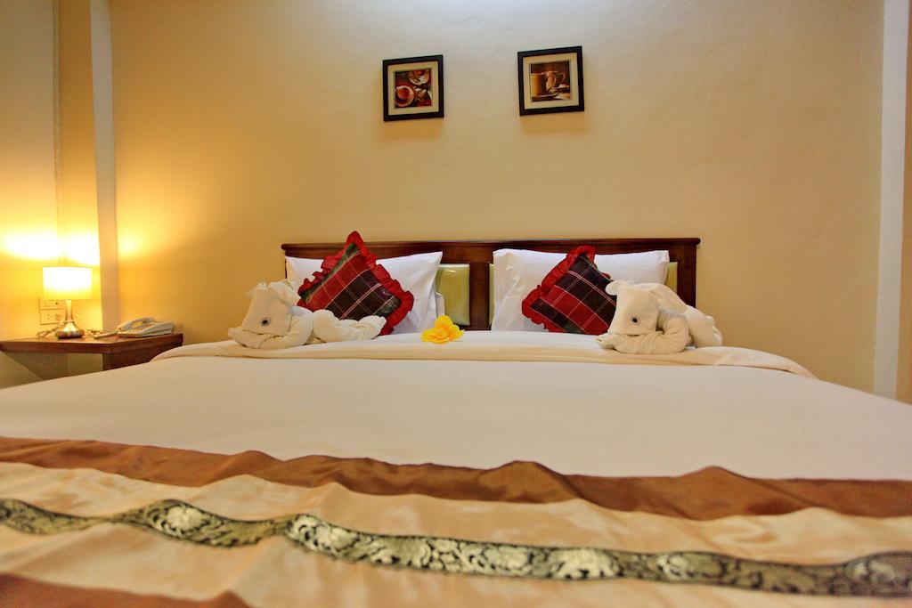 Chumphon Travelodge Extérieur photo